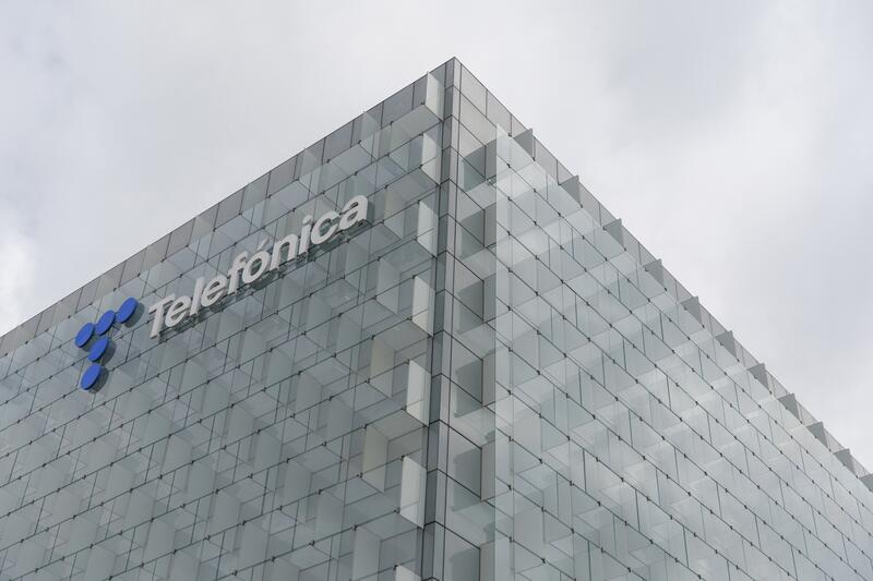 Telefónica se da la vuelta en Bolsa y cae un 0,46% tras presentar resultados y su nuevo plan estratégico