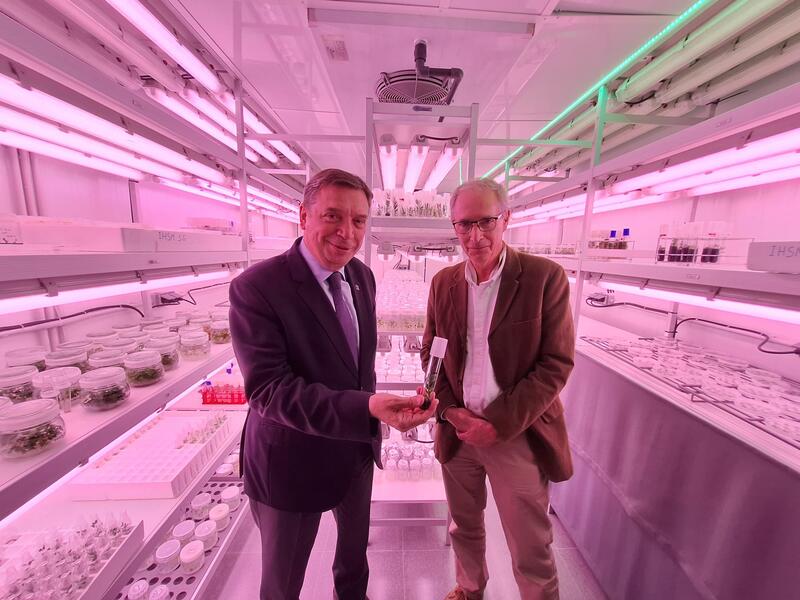 Planas destaca apuesta del Gobierno por «reforzar» el sistema agroalimentario con «innovación e investigación»