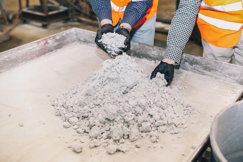 La UE acuerda reducir al 65% la compra de materias primas críticas a terceros como China en 2030