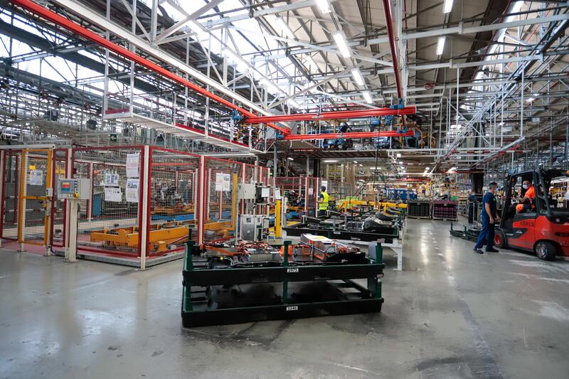 La industria recorta sus ventas un 5,7% en septiembre y suma cinco meses de descensos