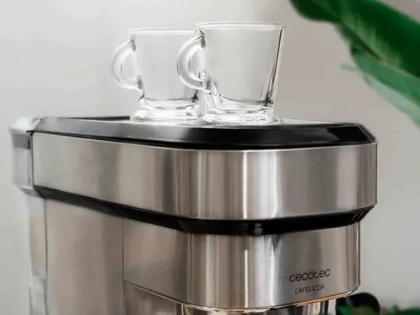 La cafetera portátil por menos de 15 euros que triunfa en Lidl: ideal para  preparar el mejor café donde quieras
