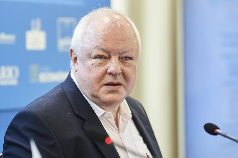 Fedea avisa de que la condonación general de deuda a las CCAA agravará sus problemas de «indisciplina fiscal»