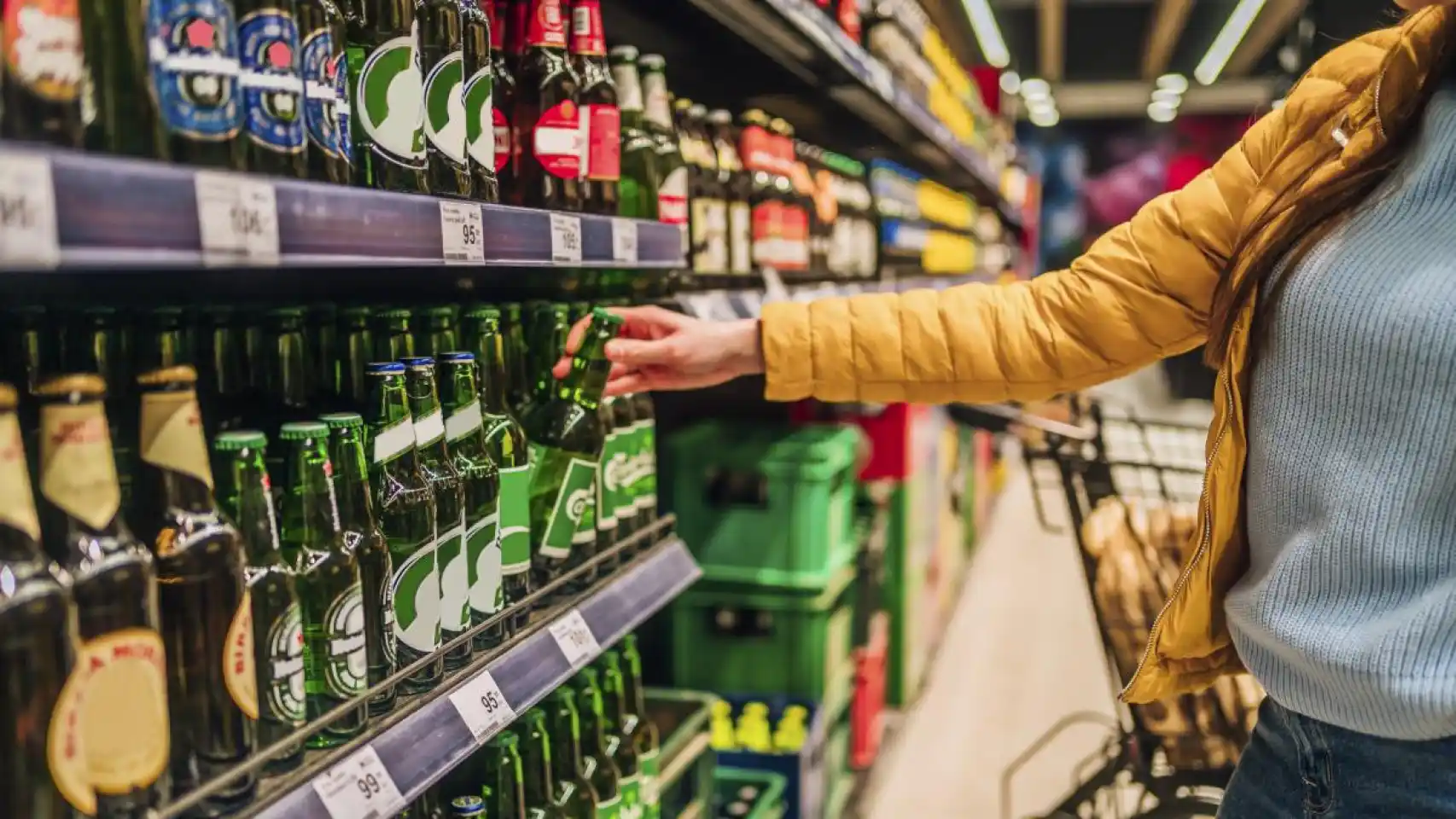 La mejor cerveza del ‘súper’ es de marca blanca y solo cuesta 30 céntimos, según informa la OCU