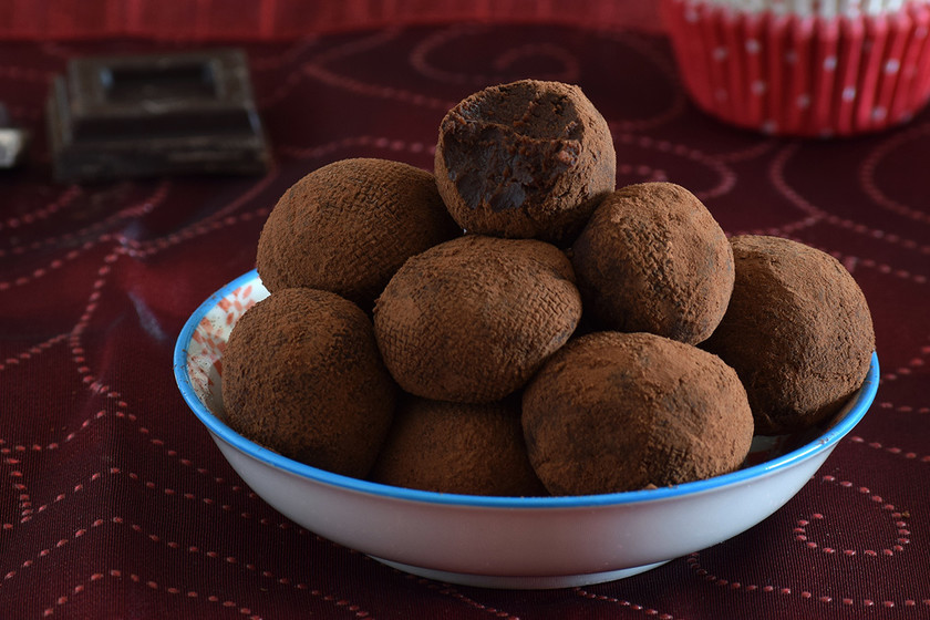 Receta de trufas de chocolate, un bocado divino