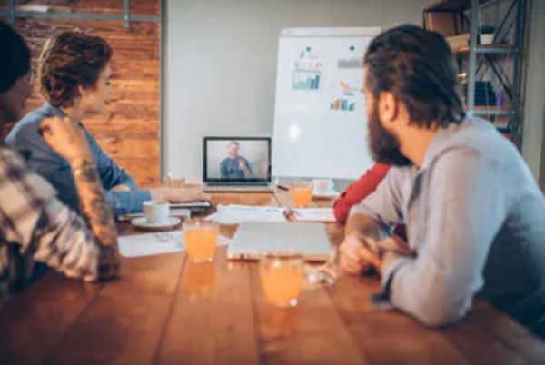 PwC firma una alianza con el CEU para acreditar la experiencia de sus empleados con un Máster en servicios profesionales