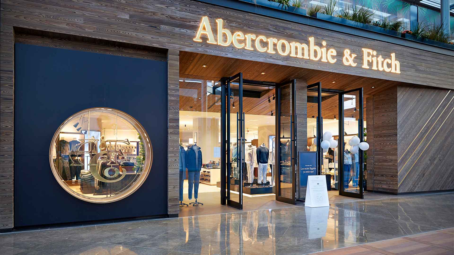 Abercrombie & Fitch ‘resucita’ el negocio de Hollister