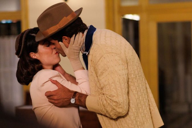 'La Moderna': La familia Garcés contra la pared, la cárcel les espera 8 Merca2.es Amelia besa a Fernando Collado
