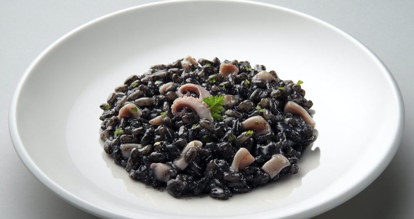 Arroz negro meloso de chipirones A Punto Merca2.es