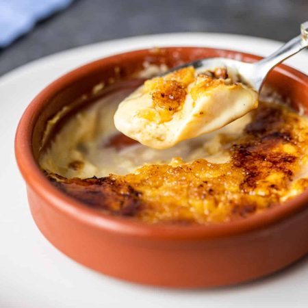 Aprende a hacer una deliciosa crema catalana digna de los mejores chefs pasteleros 2 Merca2.es Crema Catalana Custard square Merca2.es