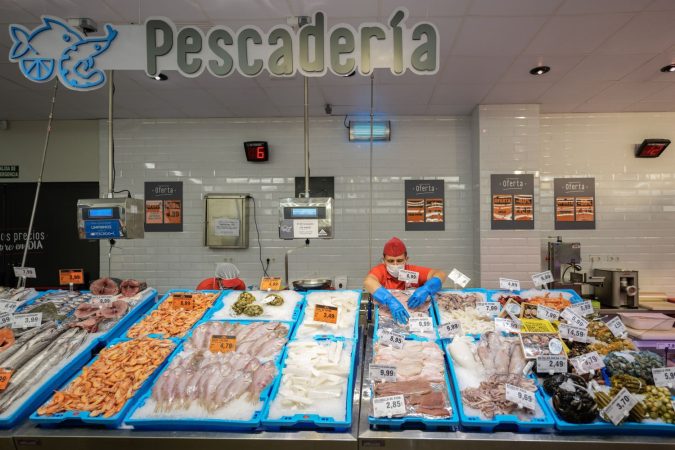 Dia abre la puerta a su salida del mercado brasileño 3 Merca2.es Pescadería de supermercado Dia