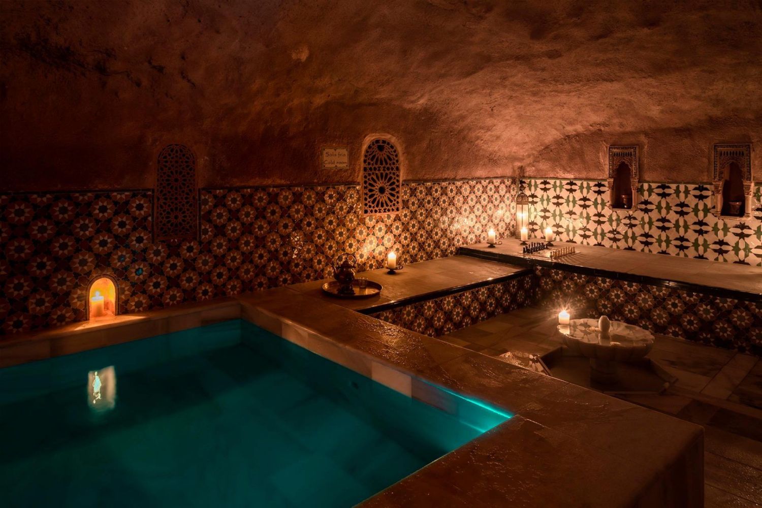 Granada y sus baños árabes: Un oasis de paz en la ciudad de la Alhambra
