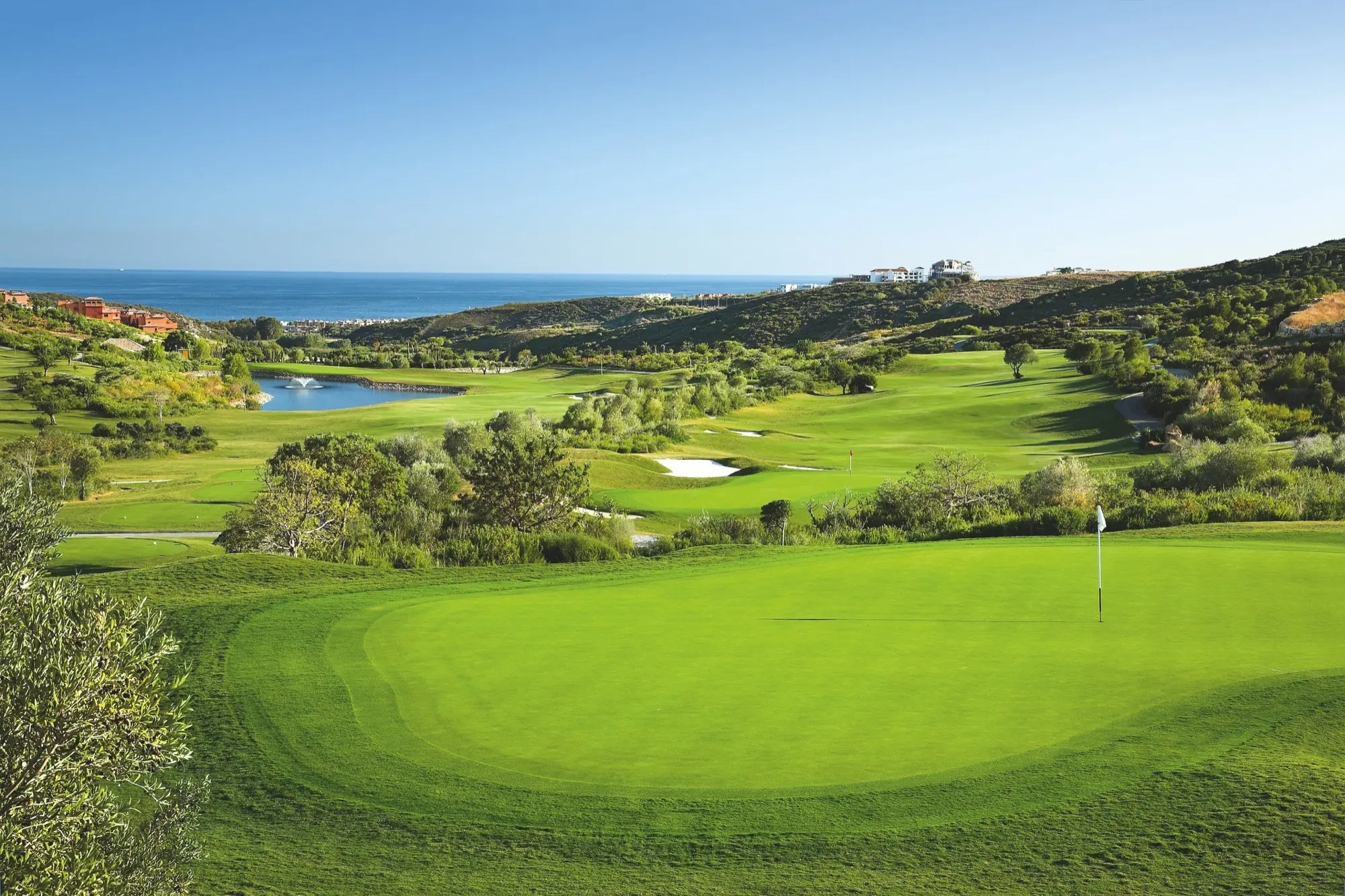 Marbella, golf bajo el sol: Juega en los campos más glamurosos de España