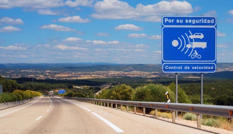 Se filtra lo que la DGT no quiere que sepas: estas son las velocidades a las que los radares te multan 31 Merca2.es radares-DGT