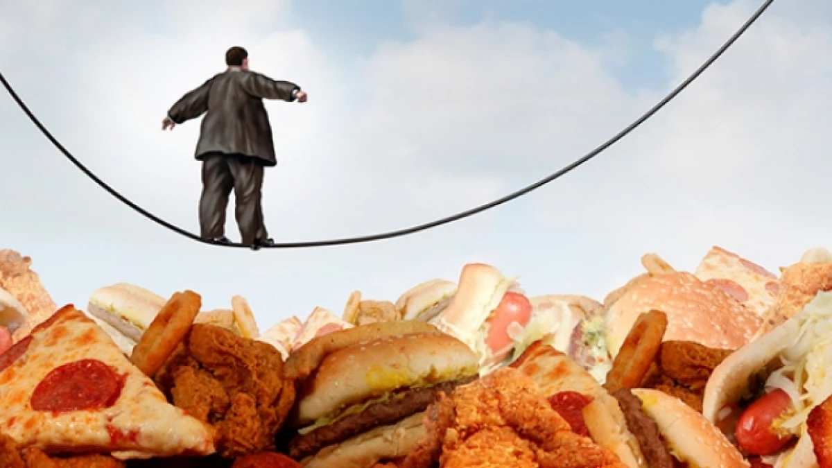 Si quieres adelgazar tendrás que dejar de comer pan junto a estos alimentos