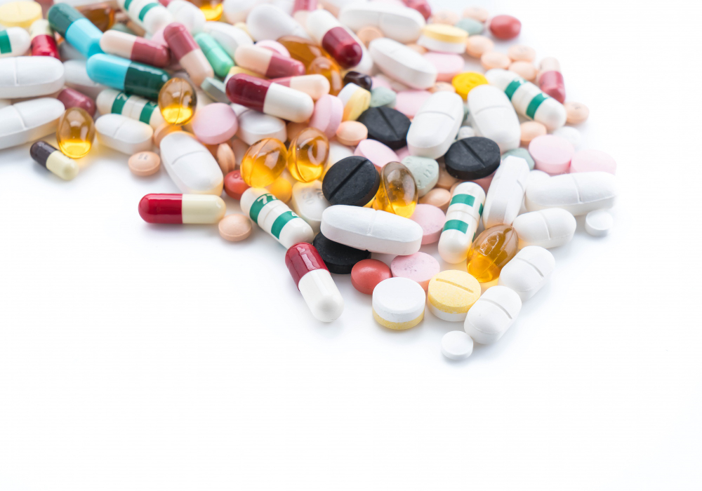 Dolor de muelas, cistitis y catarros, las patologías que más abusan de antibióticos en España, según Cofares