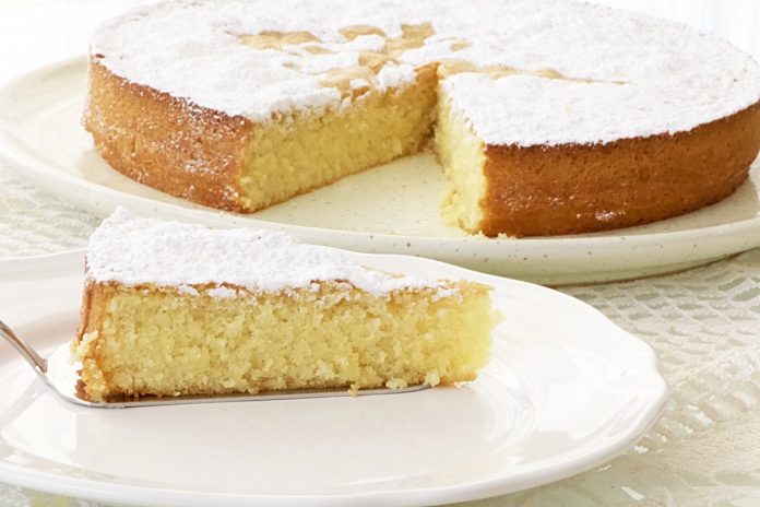 Atrévete con la receta original de tarta de Santiago y estas 2 variaciones creativas del postre