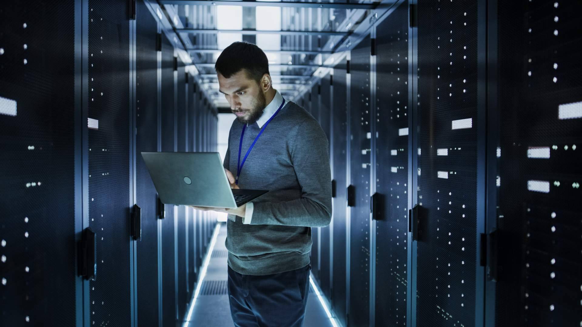 Servicio de mantenimiento informático con una empresa especializada como GRUPO LINKA