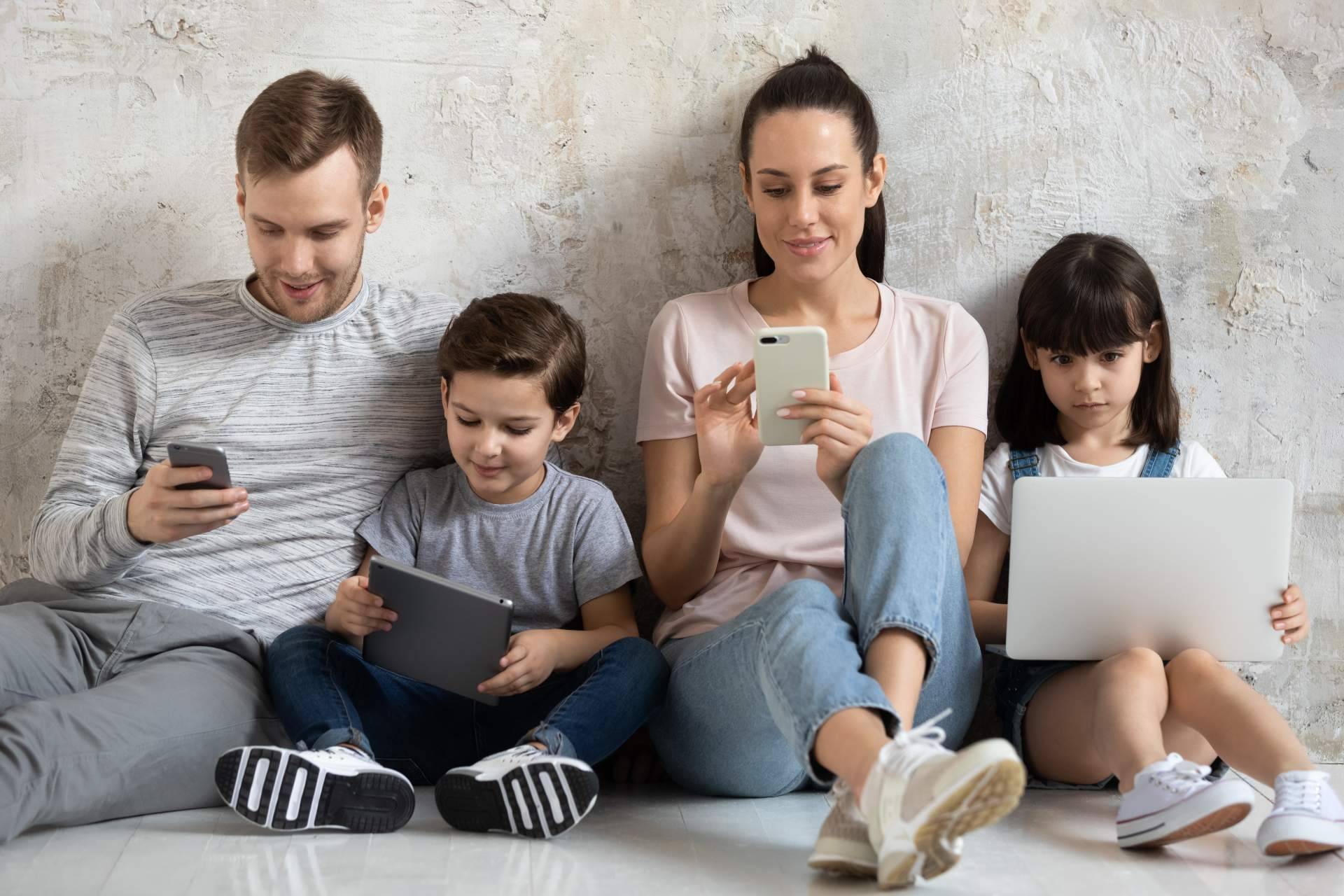 La irresistible oferta para el Black Friday de OROC; internet y móvil con regalo de televisión