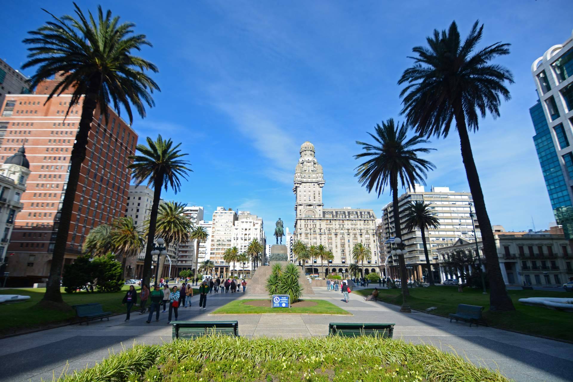 Entrevista a Martin Patiño, director de Inmobiliaria Rialto, para conocer las ventajas que ofrece Montevideo a la hora de invertir
