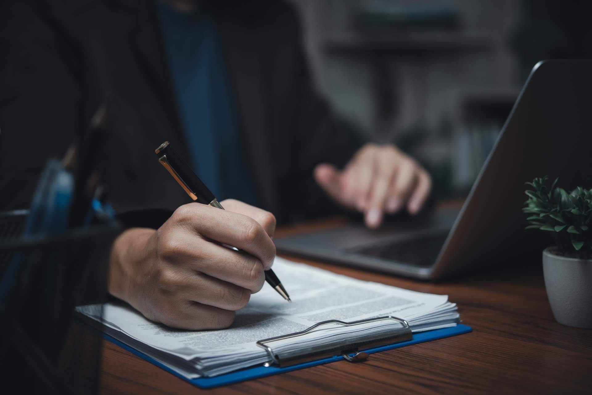 Grupo Legal Gebeloff indica cómo actuar en casos de incumplimiento contractual