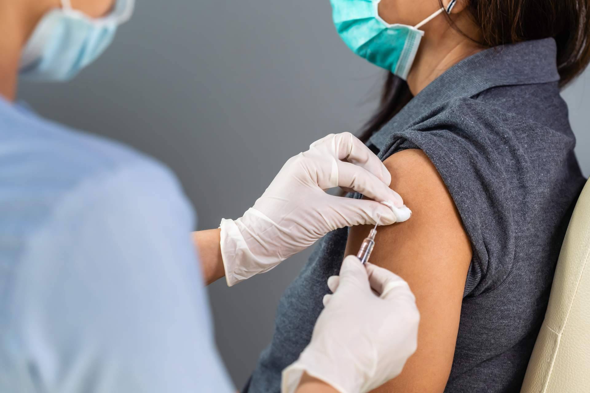 La inclusión de los pacientes respiratorios como grupo de riesgo en los planes de vacunación contra el herpes zóster, solicitada por Fenaer