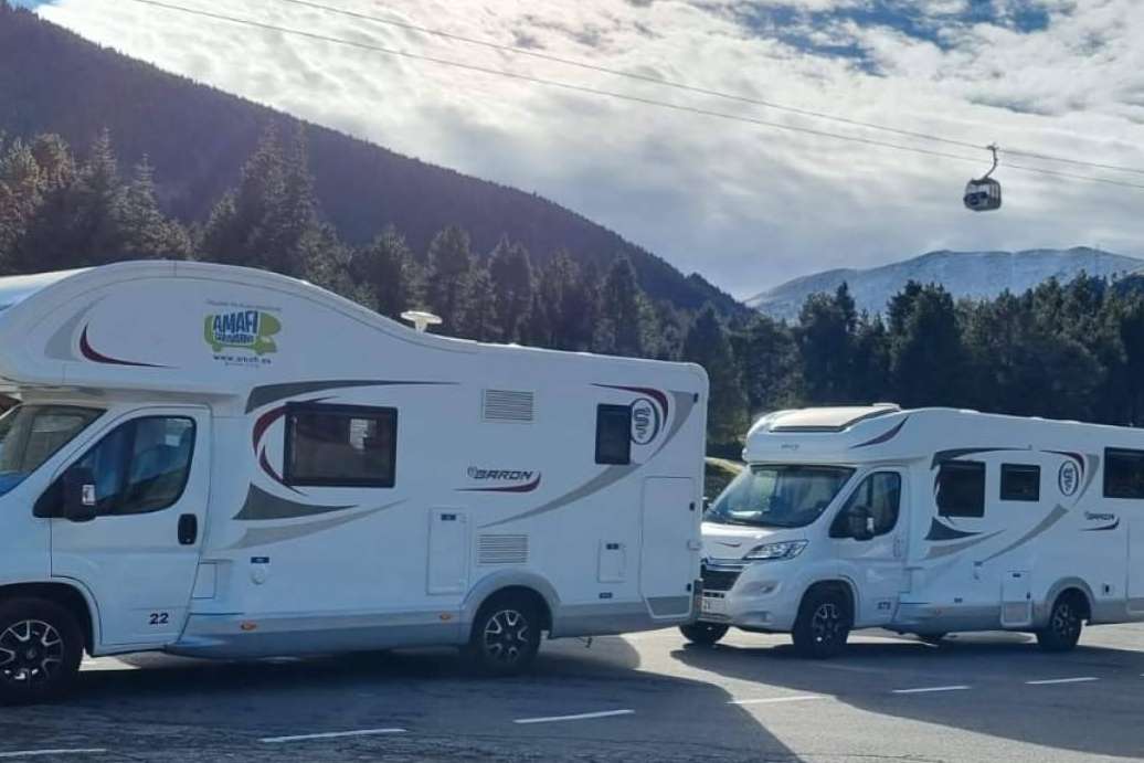 Dónde están los mejores sitios para ir en autocaravana a esquiar, por la empresa de alquiler Amafi Caravaning