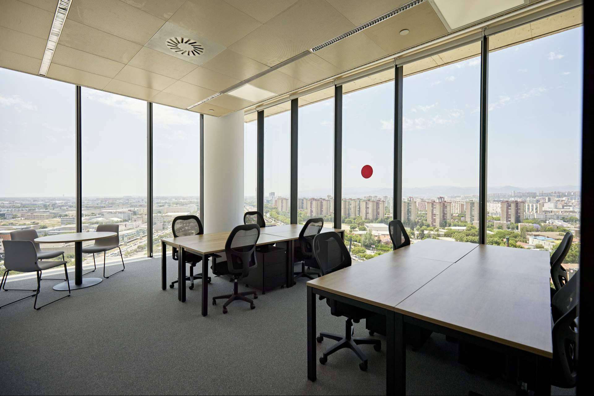 ¿Cuáles son las ventajas de las oficinas flexibles en un espacio de coworking?