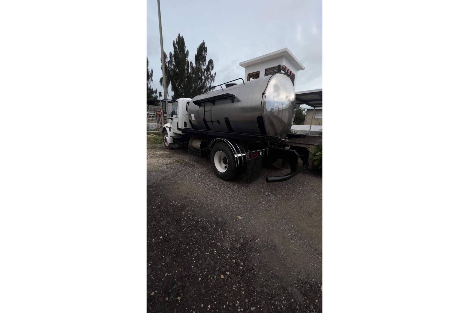 Servicio de transporte de aguas potables de la mano de Trinidad Contractor Services