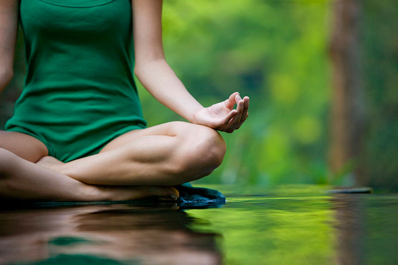 Meditación: Despierta una nueva conciencia y serenidad en tu vida cotidiana 1 Merca2.es BENEFICIOS TANGIBLES DE LA MEDITACIÓN