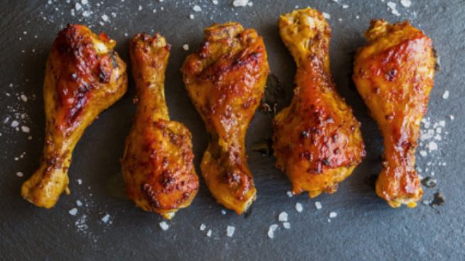 Muslos de pollo horneados: Crujientes por fuera, jugosos por dentro 1 Merca2.es muslos de pollo al horno 655x368 1 Merca2.es