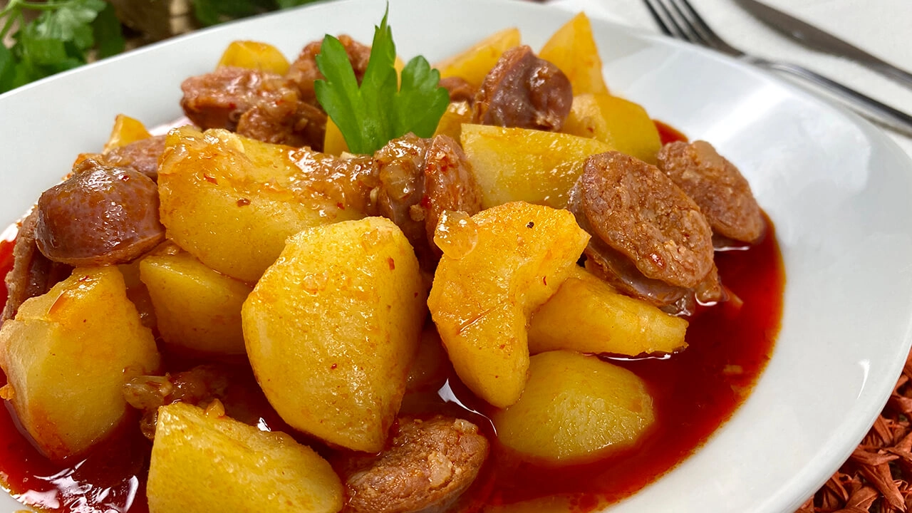 Cómo Karlos Arguiñano transforma las patatas a la riojana en una obra maestra culinaria