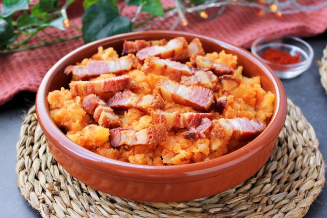 Receta de patatas revolconas: un placer castellano para el paladar fácil de hacer 3 Merca2.es patatas revolconas o meneas Merca2.es