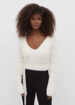 Stradivarius adelanta las rebajas: aprovecha para renovar tu armario por menos de 25 euros 6 Merca2.es prendas de stradivarius chaqueta cruzada 2299 euros 9928e408 231027104239 593x836 Merca2.es