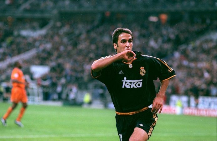 La picada de Raúl ante el Valencia que jubiló a Zubizarreta en el Santiago Bernabéu 1 Merca2.es raul Merca2.es