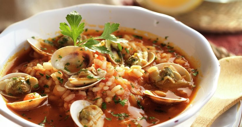 Sopa de chirlas con arroz, un manjar para quitarte el frío de encima 3 Merca2.es sopa de chirlas con arroz 9c17fa51 1200x630 Merca2.es