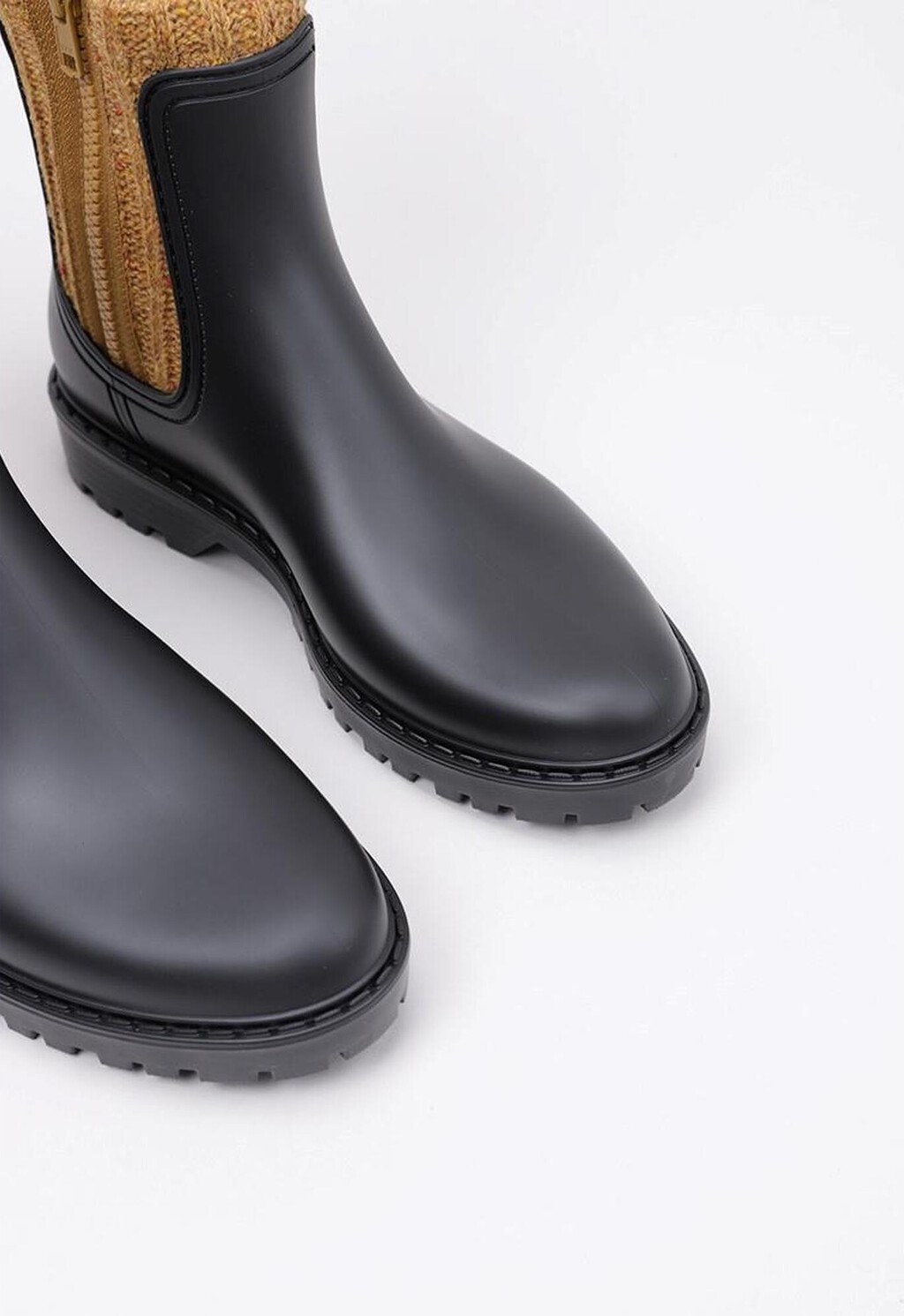 Decathlon arrasará con estas elegantes botas de agua perfectas para este invierno lluvioso