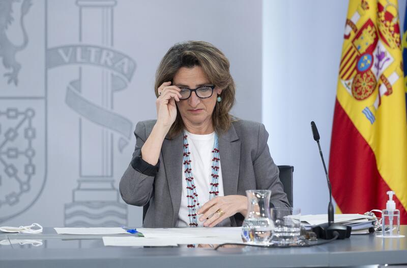 Ribera cree que el impuesto a energéticas no puede ser permanente con su diseño actual y aboga por su reforma