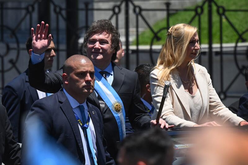 El Gobierno de Milei presenta este martes sus primeras medidas para afrontar la crisis económica de Argentina