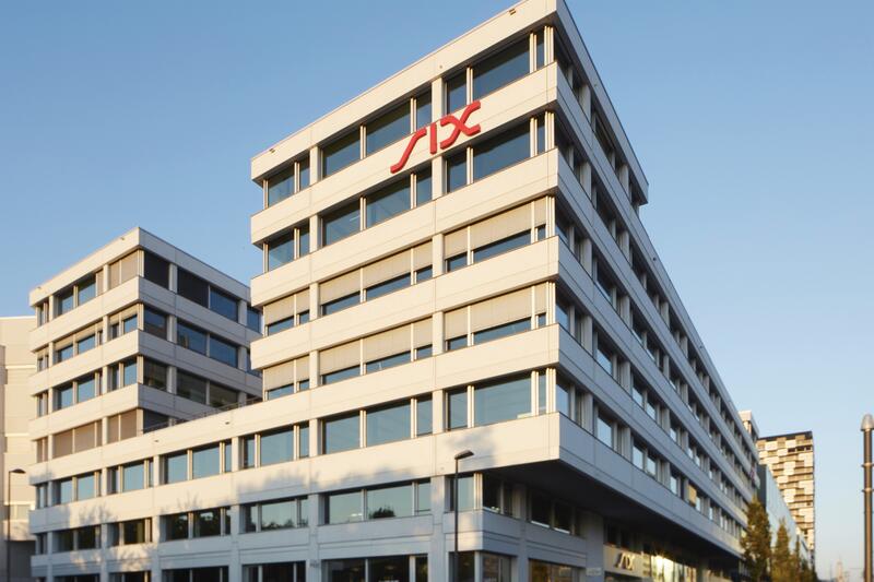 SIX prevé pérdidas superiores a 1.000 millones de euros para este año, pero mejorará Ebitda e ingresos