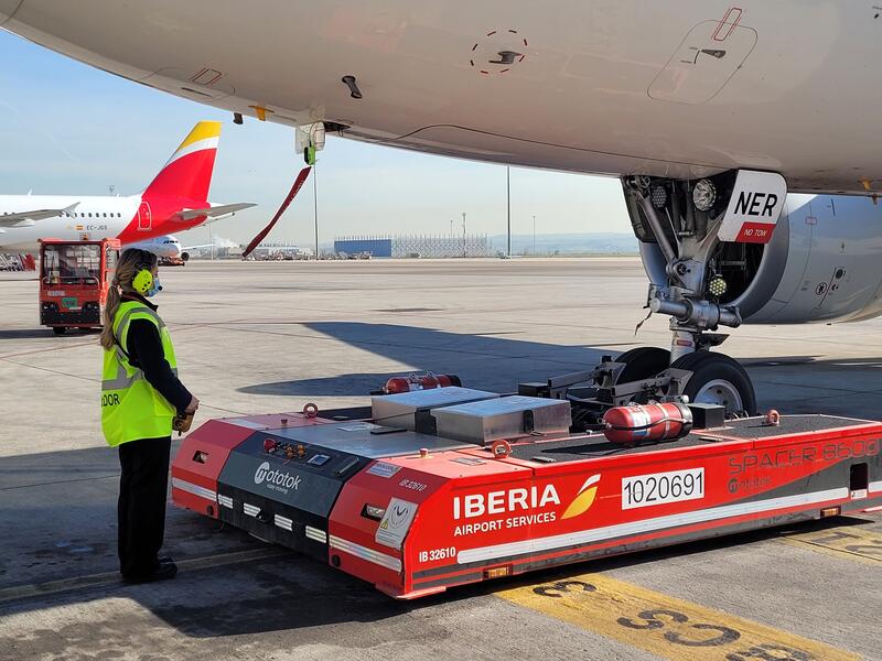 UGT y CCOO posponen la huelga de handling de Iberia en Navidad tras conseguir la mediación del Gobierno