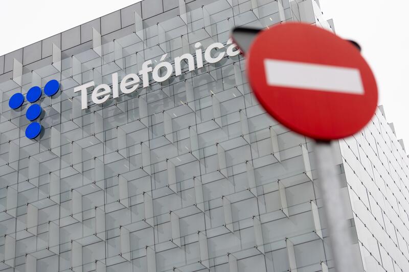 Telefónica rebaja a 3.411 empleados la afectación del ERE con un principio de acuerdo ligado al convenio