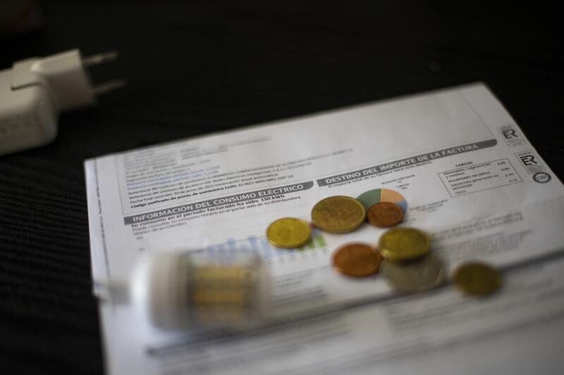 El aumento del IVA de la luz al 10% encarecerá en dos euros la factura y supondrá unos 24 euros más al año
