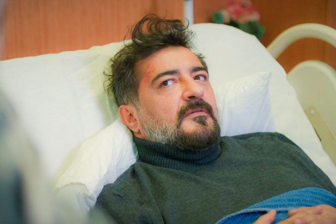 Akif acepta el dinero de Sevval