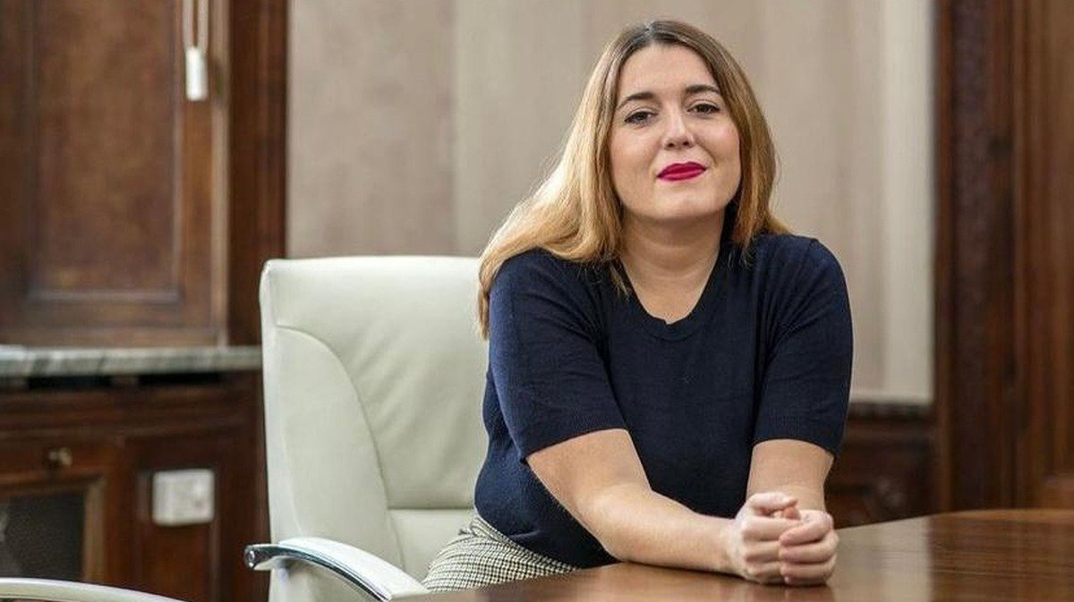 EL COMPROMISO DE ÁNGELA RODRÍGUEZ