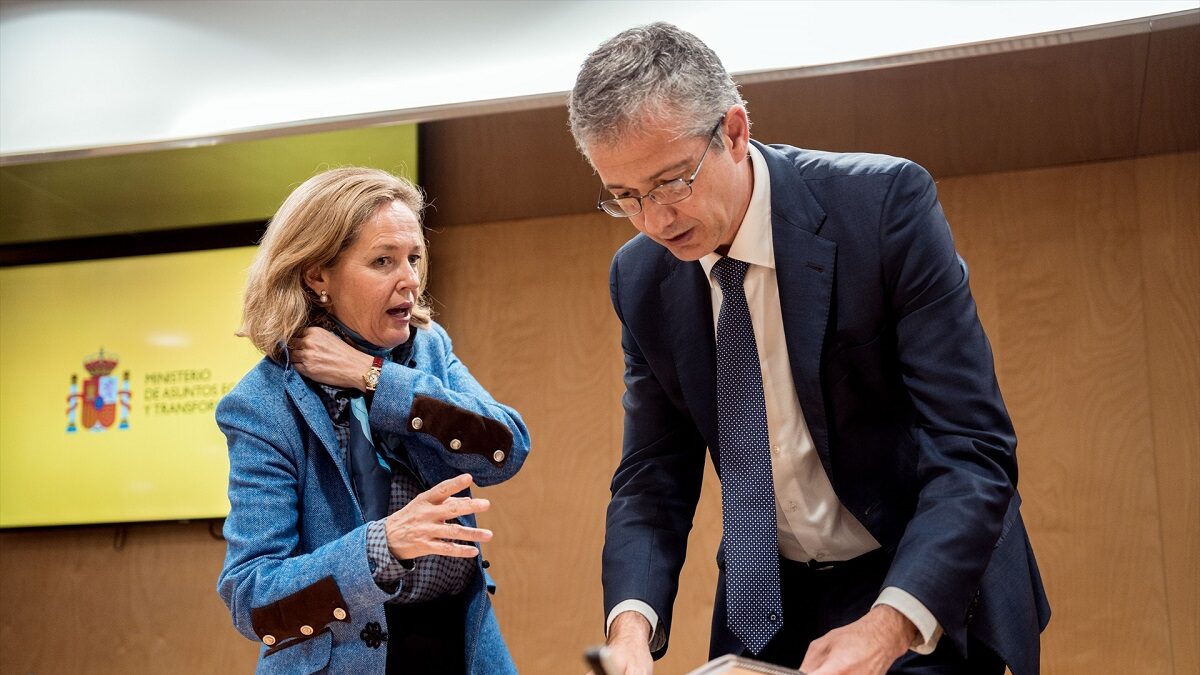 El BdE mete más presión al Gobierno y la banca para mejorar los servicios financieros