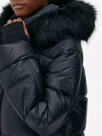 Primark tira la casa por la ventana con este plumas corto y calentito a un precio más que asequible 2 Merca2.es Primark tira la casa por la ventana con este plumas corto y calentito a un precio más que asequible