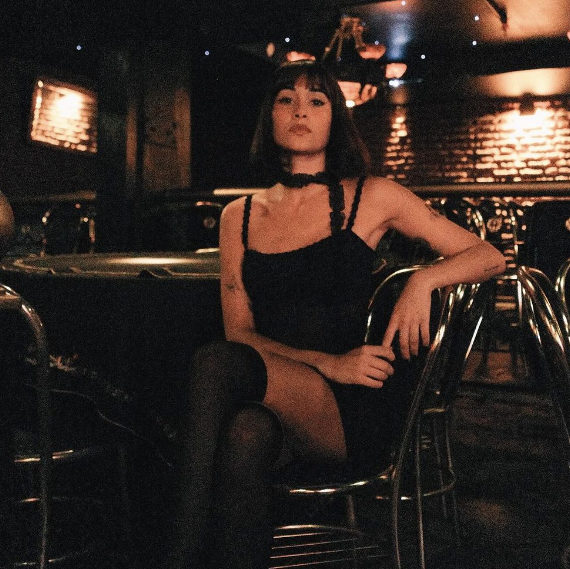 Aitana se muestra muy sexy con este look de ‘Cabaret’ que puedes conseguir en Zara a un precio de ganga