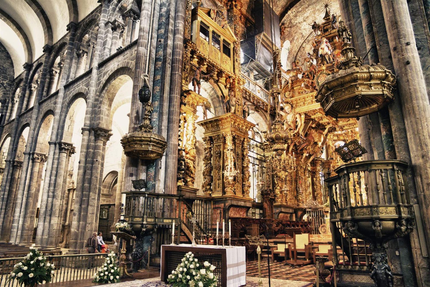 EL BOTAFUMEIRO: UN RITUAL IMPONENTE