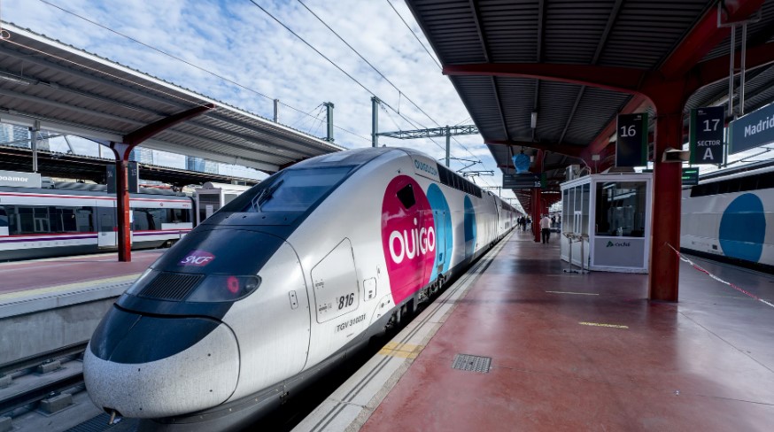 En Ouigo se vuelven locos y ponen billetes de tren para esta Navidad a 9 euros