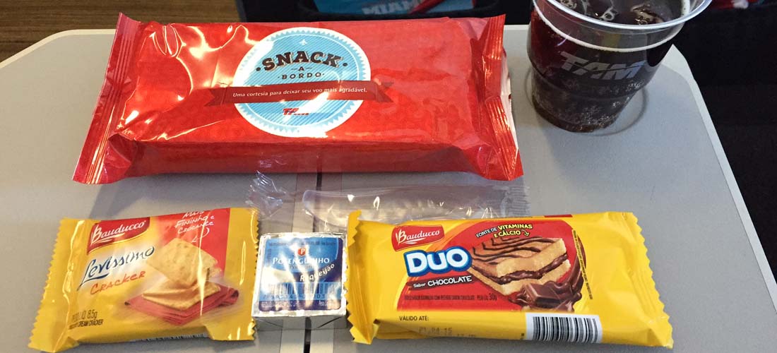 Esta conocida compañía aérea incluye en su menú snacks pero no para personas